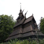 La iglesia de madera de Fantoft, cerca de Bergen